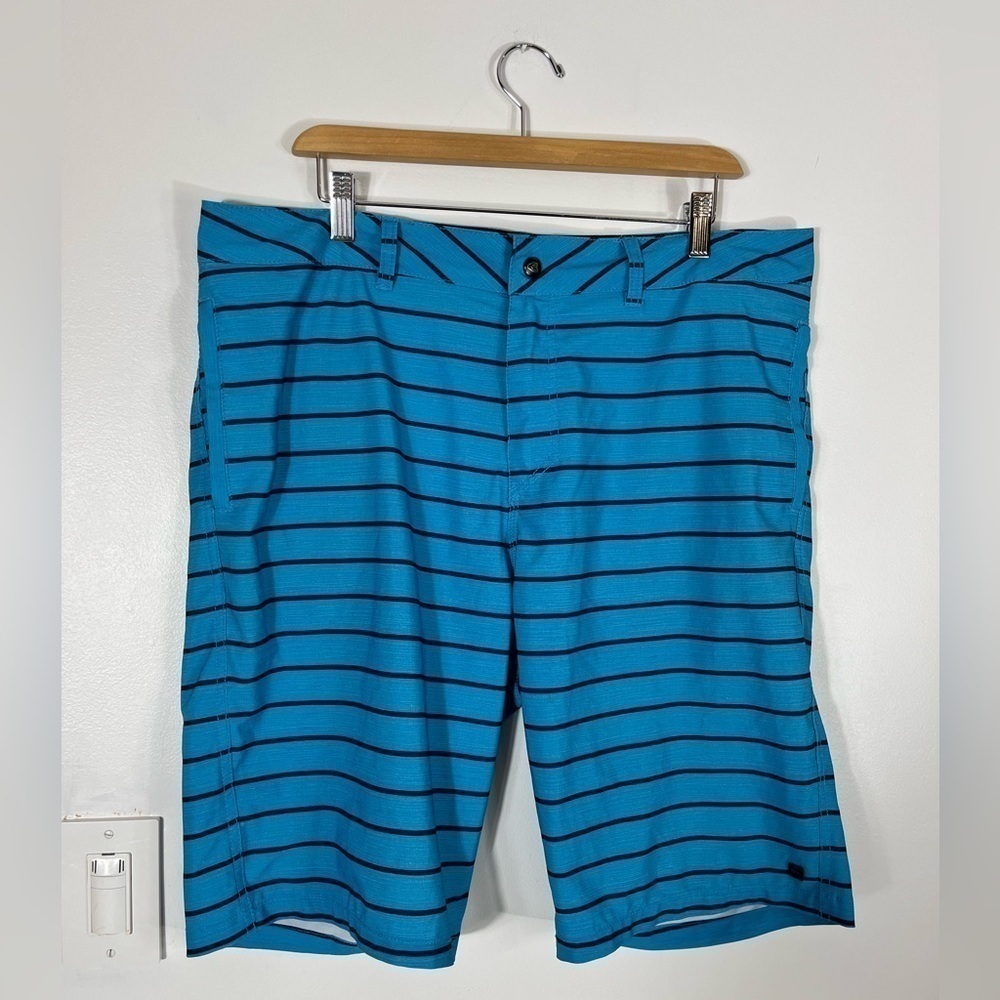Quiksilver Amphibian Mens size 36 Shorts Swim Trunks  Blue Stripe Stretch